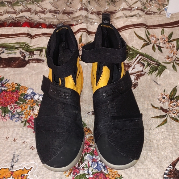 Nike LeBron Zoom Soldier 10 Black Uni Gold Hi-Top Sneakers US